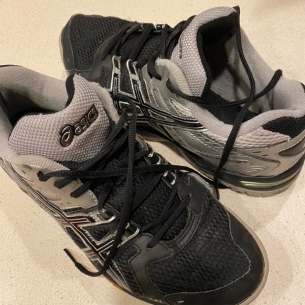 Women’s Asics Gel-Rocket Volleyball Sneakers 9.5 $25